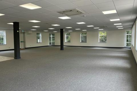 Office to rent, Coldharbour Ln Bristol BS16 1EJ