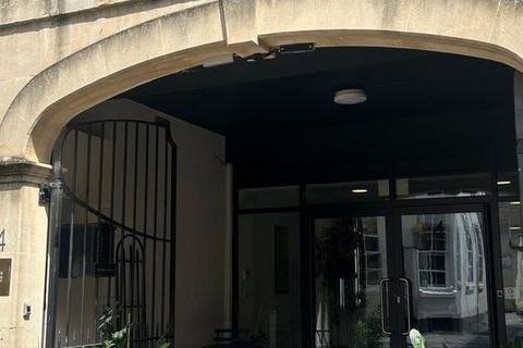 Office to rent, 4 Queen St Bath BA1 1HE