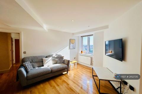 2 bedroom flat to rent, Swanfield Road, Hertfordshire, EN8