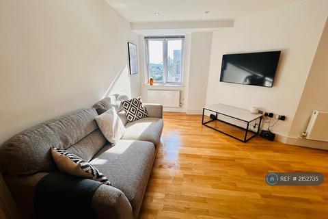 2 bedroom flat to rent, Swanfield Road, Hertfordshire, EN8