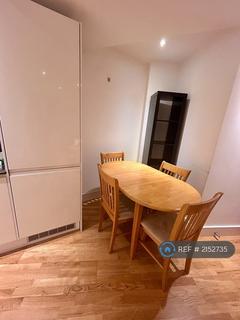 2 bedroom flat to rent, Swanfield Road, Hertfordshire, EN8