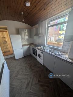 1 bedroom in a house share to rent, Furness Road, Manchester, M14
