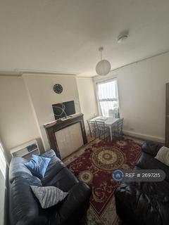 1 bedroom in a house share to rent, Furness Road, Manchester, M14