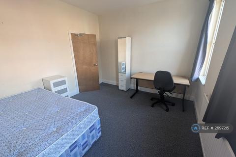 1 bedroom in a house share to rent, Furness Road, Manchester, M14