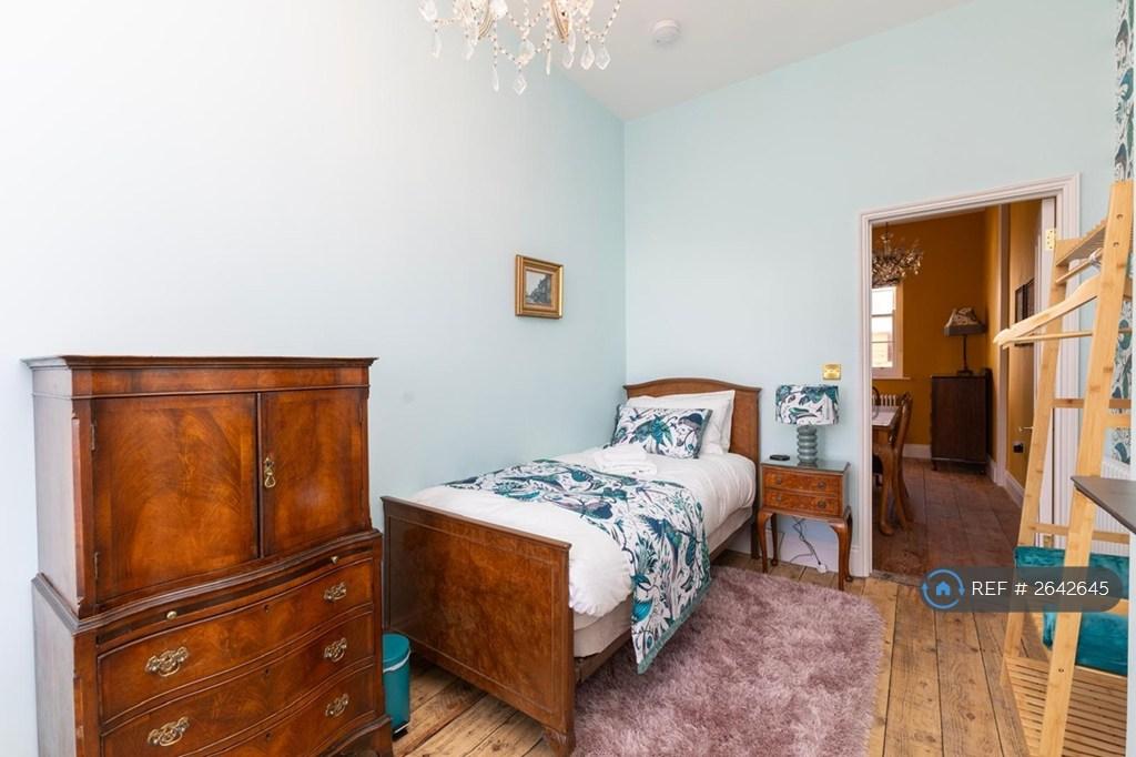 Double Bedroom 2