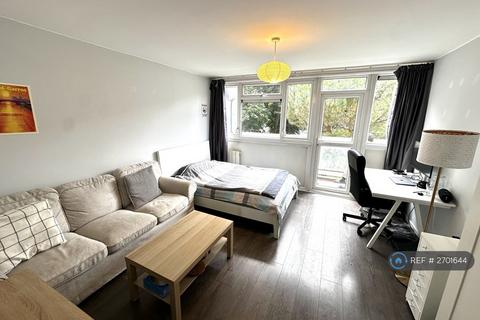 1 bedroom in a flat share to rent, Loughborough Street, London, SE11