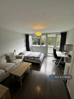 1 bedroom in a flat share to rent, Loughborough Street, London, SE11
