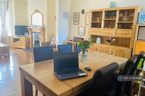3 bedroom terraced house to rent, Eastcombe Avenue, London, SE7