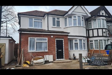 1 bedroom in a house share to rent, Merlins Avenue, South Harrow, HA2