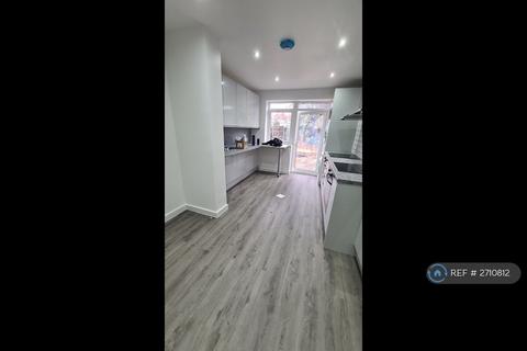 1 bedroom in a house share to rent, Merlins Avenue, South Harrow, HA2