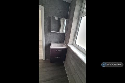 1 bedroom in a house share to rent, Merlins Avenue, South Harrow, HA2