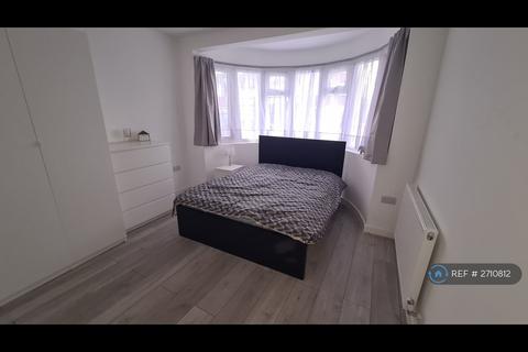 1 bedroom in a house share to rent, Merlins Avenue, South Harrow, HA2