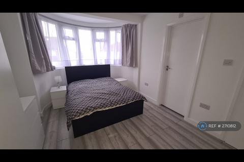 1 bedroom in a house share to rent, Merlins Avenue, South Harrow, HA2