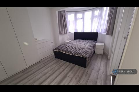 1 bedroom in a house share to rent, Merlins Avenue, South Harrow, HA2