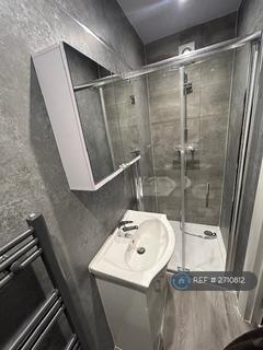 1 bedroom in a house share to rent, Merlins Avenue, South Harrow, HA2