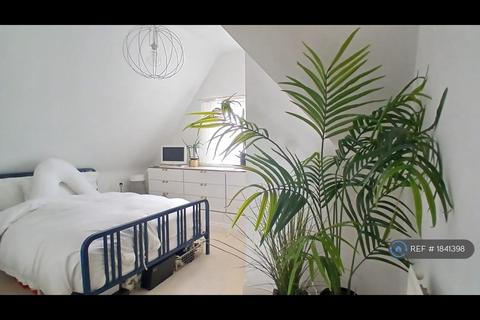 undefined, Hamilton Road, London, W5