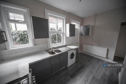 4 bedroom terraced house to rent, Deramore Street, Manchester, M14