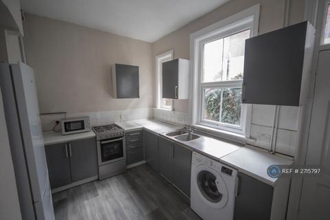 4 bedroom terraced house to rent, Deramore Street, Manchester, M14