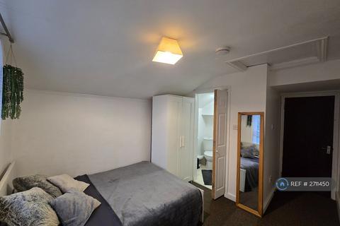 1 bedroom in a house share to rent, Lower Clapton, London, E5