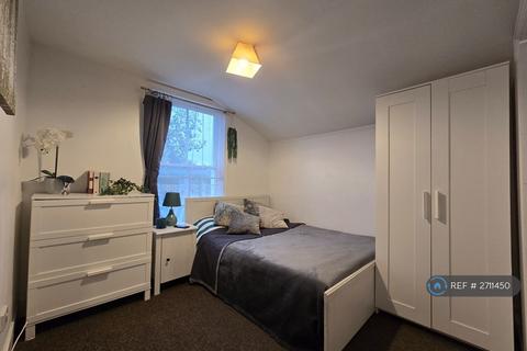 1 bedroom in a house share to rent, Lower Clapton, London, E5