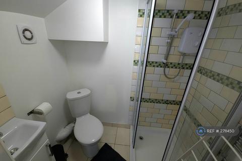 1 bedroom in a house share to rent, Lower Clapton, London, E5