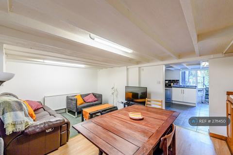 1 bedroom in a house share to rent, Lower Clapton, London, E5