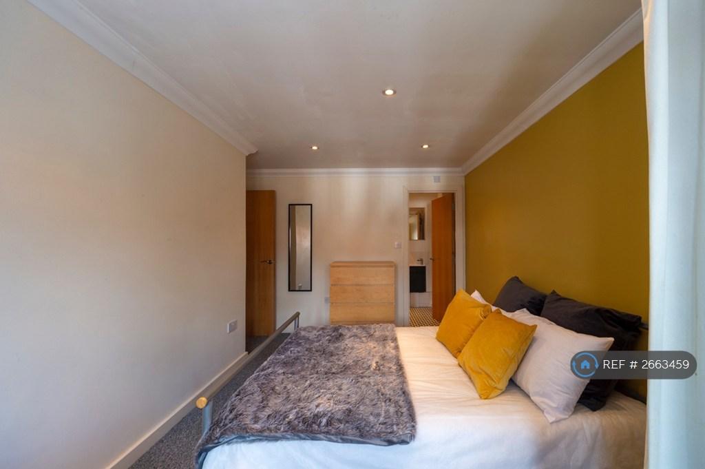 Bedroom 2 With Ensuite £565+
