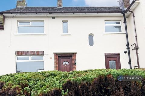 4 bedroom terraced house to rent, Trent Road, Shaw, Oldham, OL2