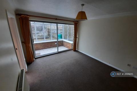 3 bedroom terraced house to rent, Bramfield Close, Norwich, NR2