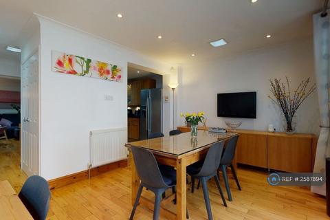 3 bedroom maisonette to rent, Livingstone Road, Thornton Heath, CR7