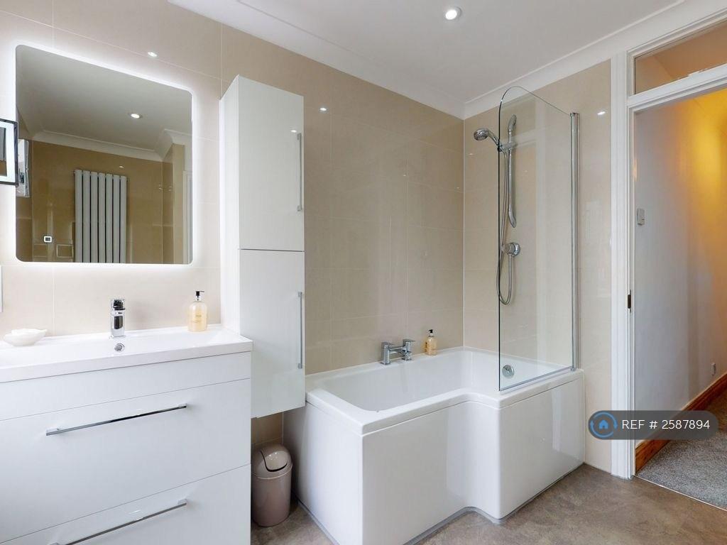 Main Bathroom