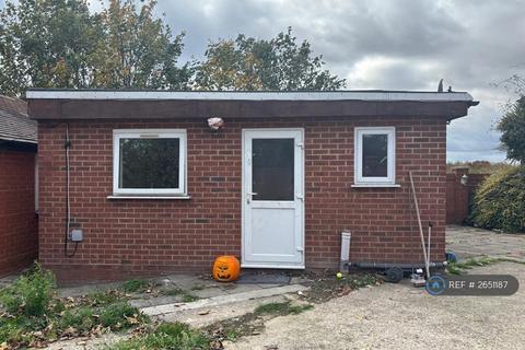 undefined, Whitehouse, Purfleet, RM19