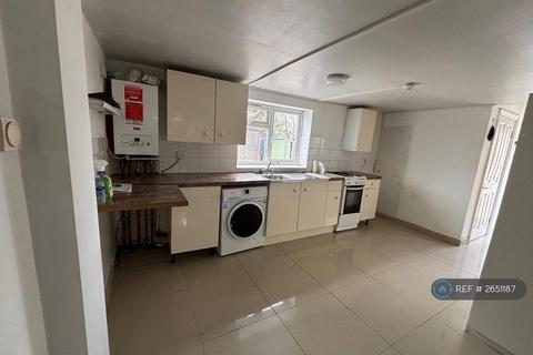 undefined, Whitehouse, Purfleet, RM19