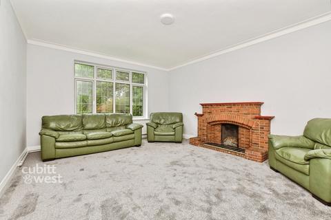 undefined, Fitzjames Avenue, Croydon CR0