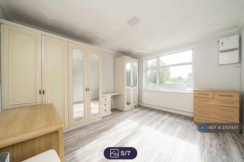 undefined, Bath Road, Hounslow, TW5