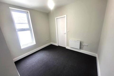 1 bedroom flat to rent, Merridale Lane, Wolverhampton, WV3 9RD