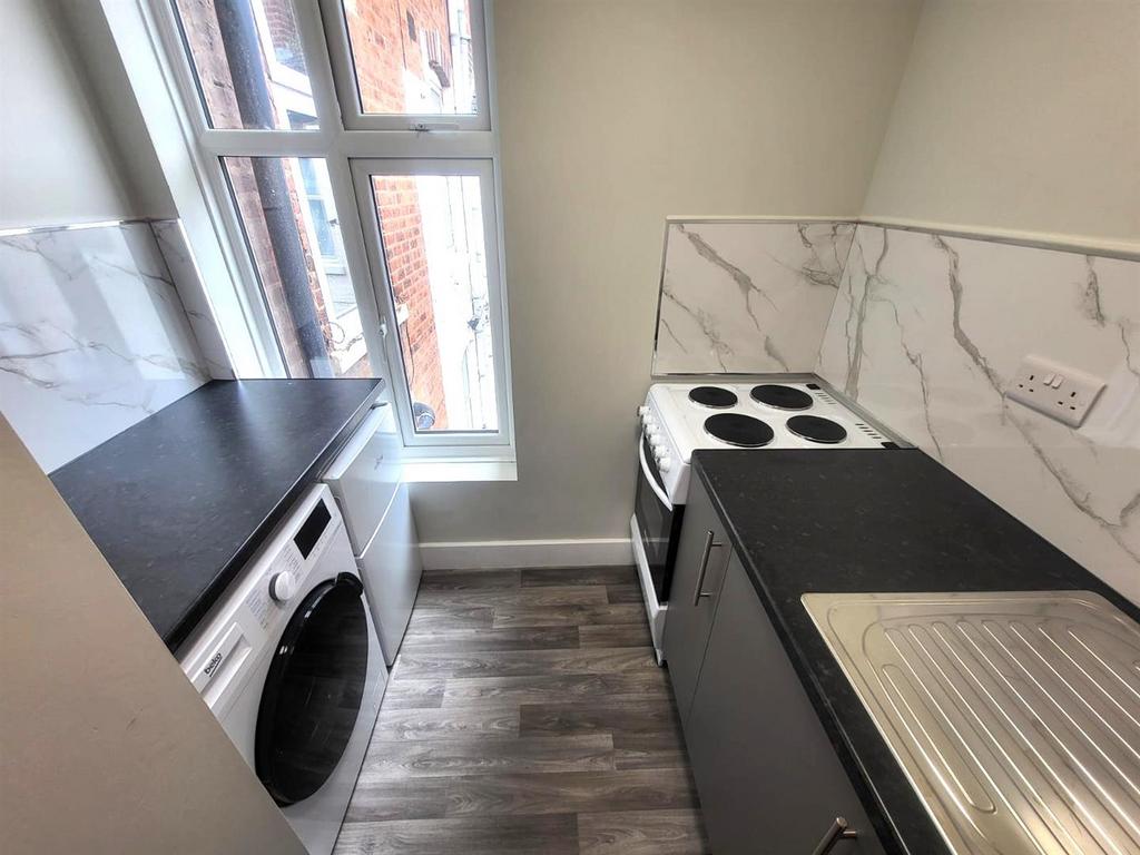 Kitchen Pic 1