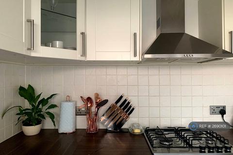 2 bedroom end of terrace house to rent, Croydon, Croydon, CR0