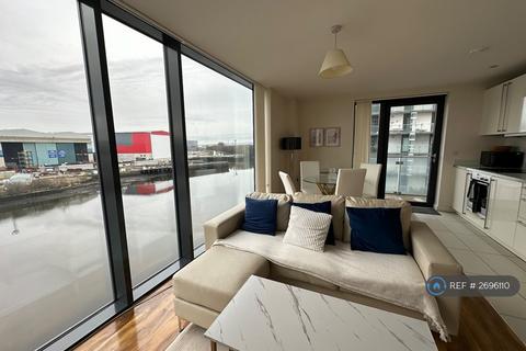 2 bedroom flat to rent, Castlebank Place, Glasgow, G11