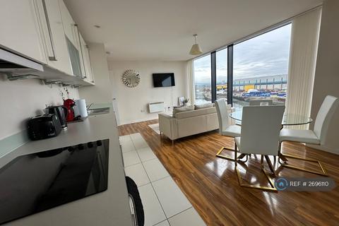 2 bedroom flat to rent, Castlebank Place, Glasgow, G11