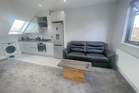 1 bedroom flat to rent, Stunning 1 bedroom flat in Fairmead Crescent HA8