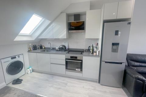 1 bedroom flat to rent, Stunning 1 bedroom flat in Fairmead Crescent HA8