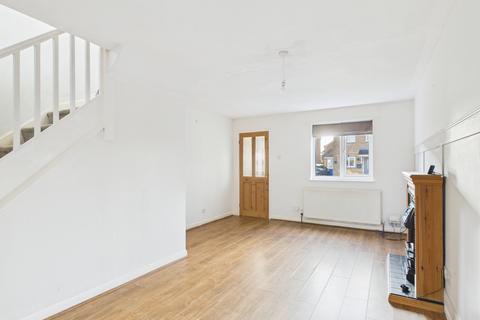2 bedroom semi-detached house to rent, 10 Burdale Close, Driffield, YO25 6SG