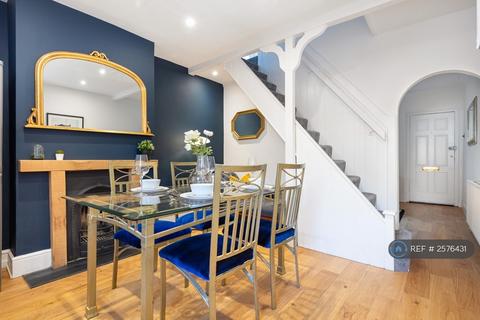 2 bedroom semi-detached house to rent, Clewer Fields, Windsor, SL4