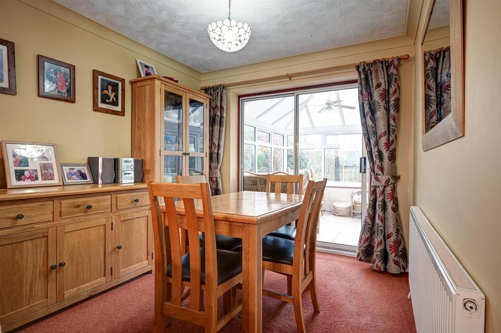 Dining area.jpg