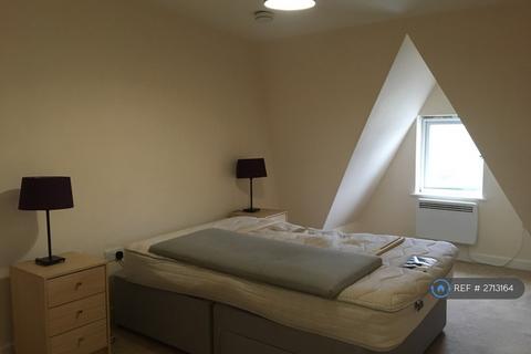1 bedroom flat to rent, Clarence Court, Langley, SL3