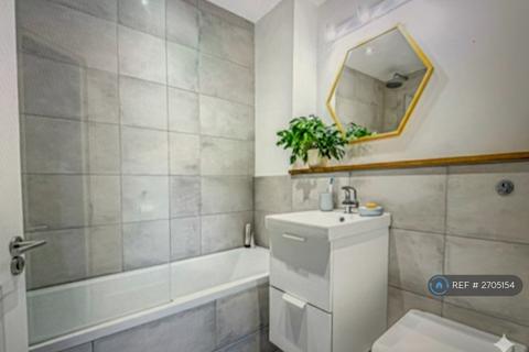 2 bedroom flat to rent, Lewisham Way, London, SE4