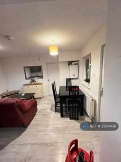 2 bedroom flat to rent, Elmsworth Avenue, Hounslow, TW3