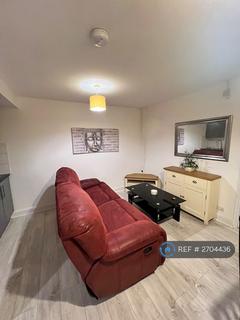 2 bedroom flat to rent, Elmsworth Avenue, Hounslow, TW3