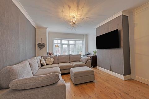 undefined, Mount Close, High Wycombe, HP12